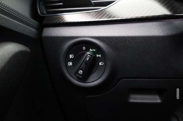 Skoda Kamiq 1.5 TSI Monte Carlo, AHK, LED, Pano, Kamera, el. K