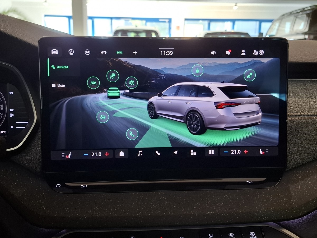 Skoda Octavia Combi 1.5 TSI MHEV Matrix Head-Up
