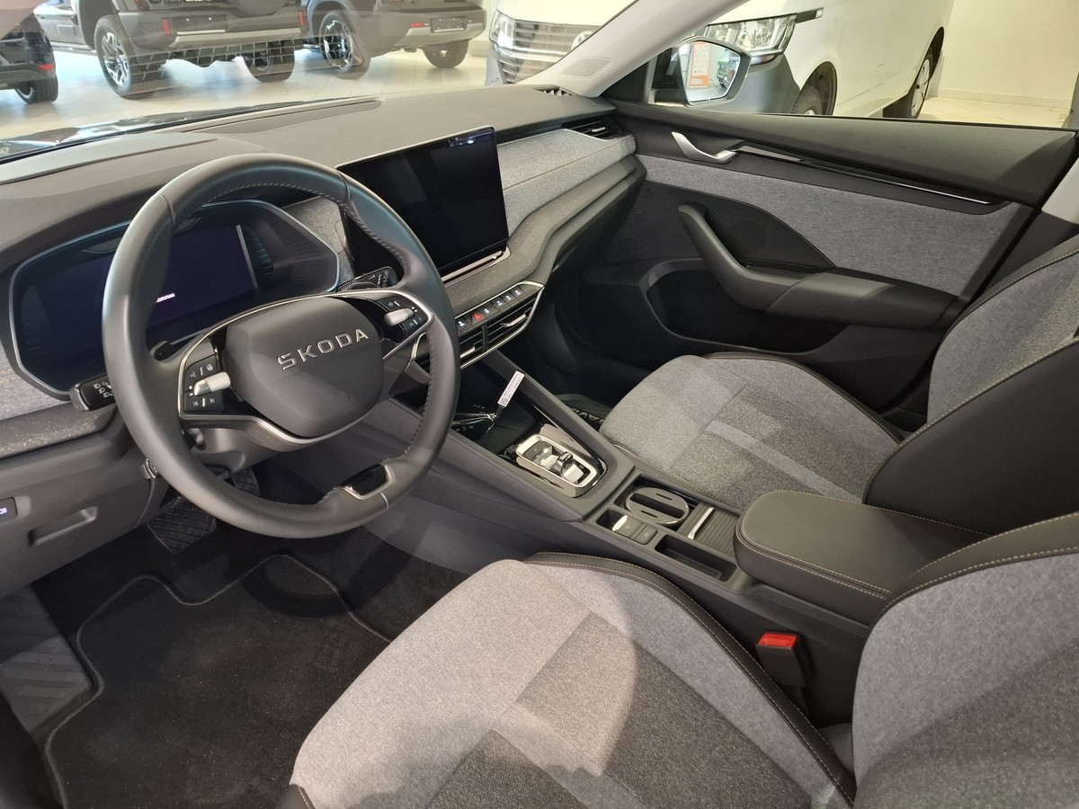 Skoda Octavia Combi 1.5 TSI MHEV Matrix Head-Up