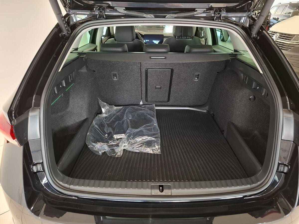 Skoda Octavia Combi 1.5 TSI MHEV Matrix Head-Up