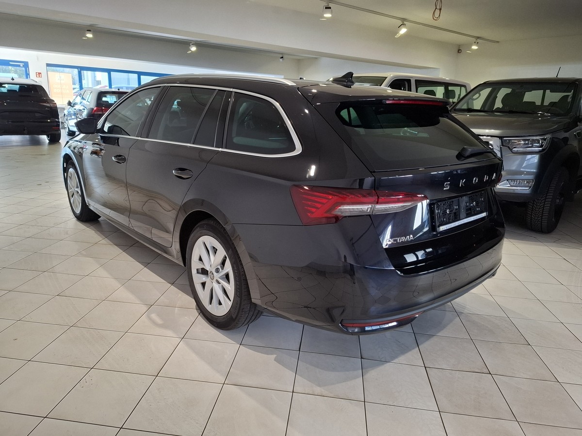 Skoda Octavia Combi 1.5 TSI MHEV Matrix Head-Up
