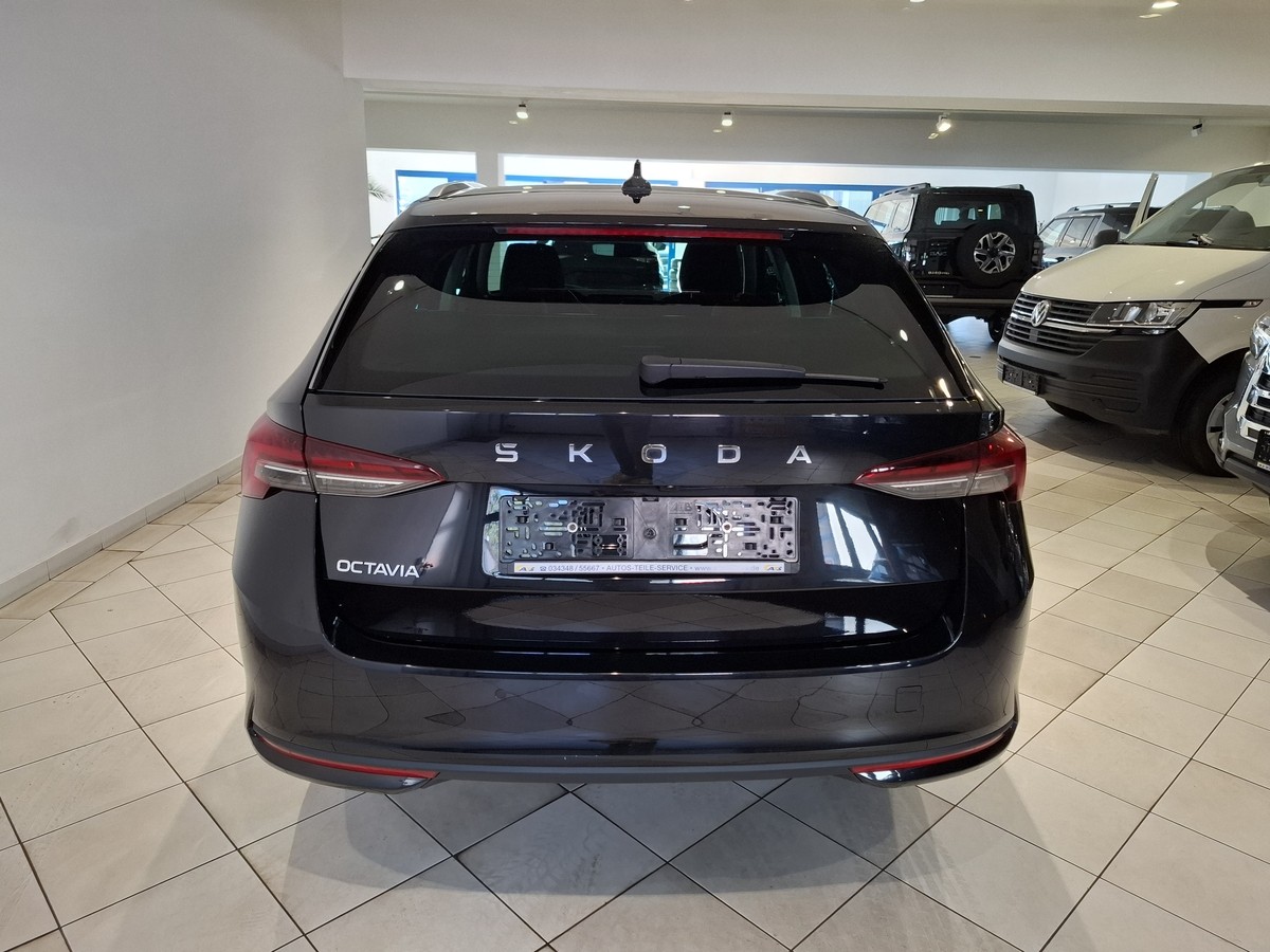 Skoda Octavia Combi 1.5 TSI MHEV Matrix Head-Up