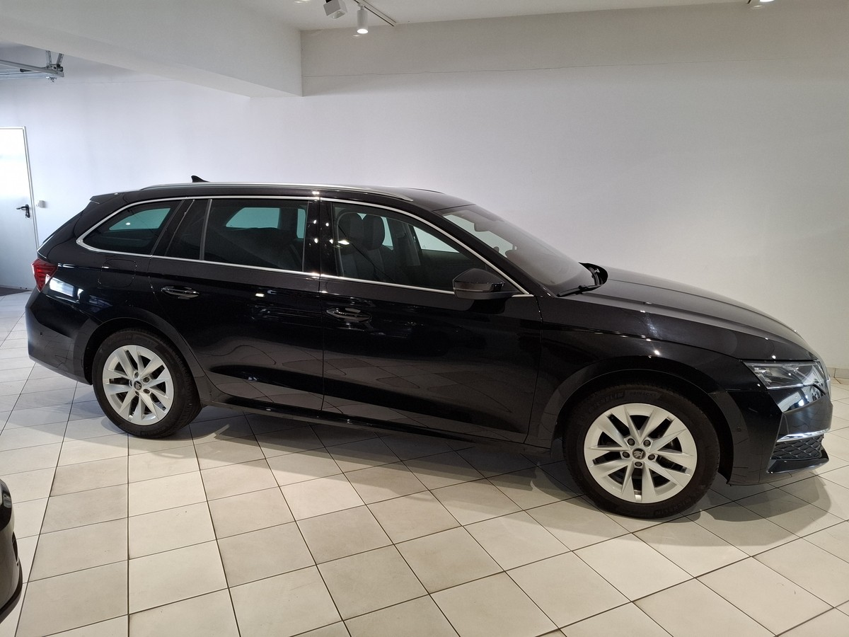 Skoda Octavia Combi 1.5 TSI MHEV Matrix Head-Up