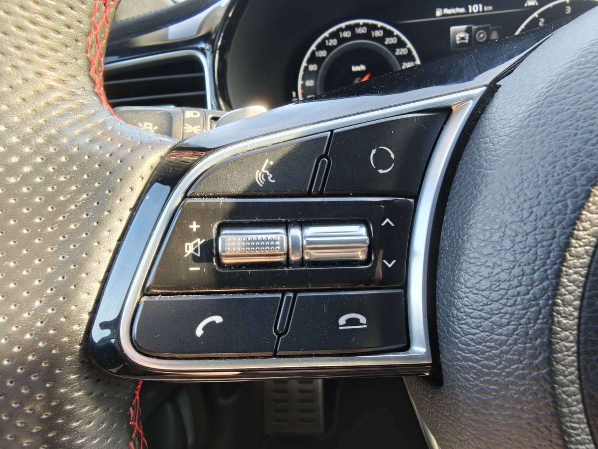 Kia pro_cee'd / ProCeed 1.6 T-GDI GT Racing Edition Giacuzzo JBL
