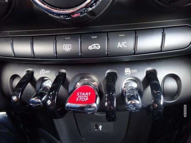 MINI Cooper S Cabrio PDC Radio BT