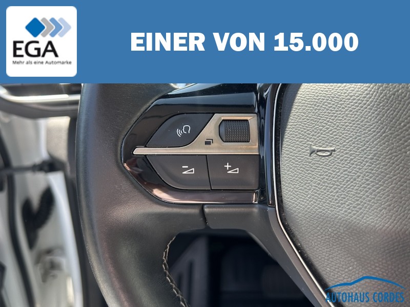 Peugeot 3008 1.5 BlueHDi 130 ALLURE AUTOM*KLIMA*SHZG*NAVI*ALU*R-CAM