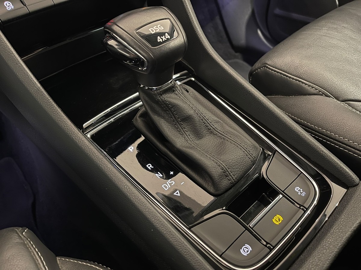 Skoda Kodiaq 2.0TSI DSG Soleil 4x4 AHZV LEDER NAVI StHz
