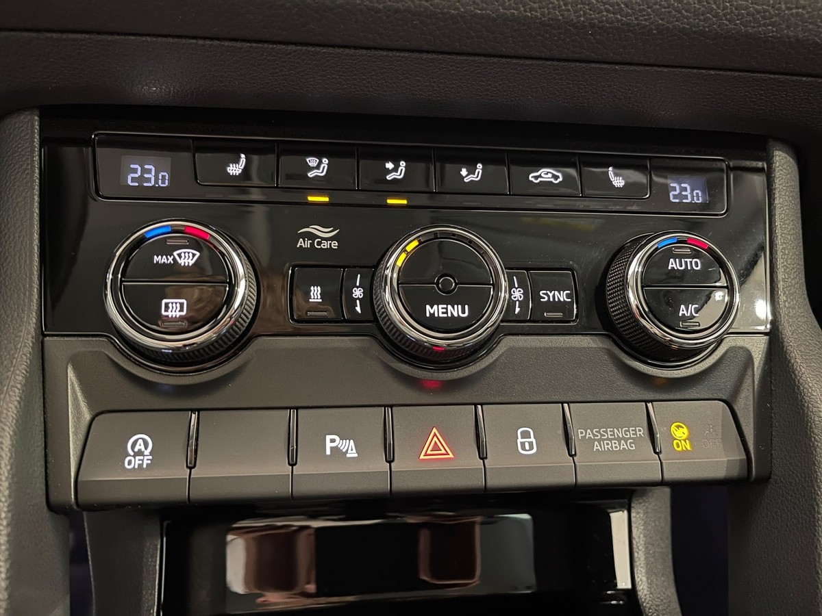 Skoda Kodiaq 2.0TSI DSG Soleil 4x4 AHZV LEDER NAVI StHz
