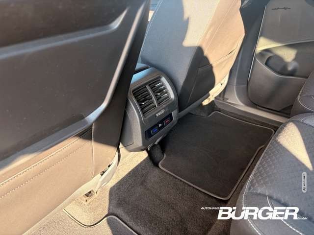 Volkswagen Touran Active 7 Sitzer AHK Navi ACC Apple CarPlay Android