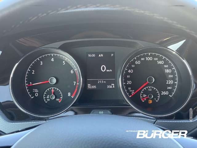 Volkswagen Touran Active 7 Sitzer AHK Navi ACC Apple CarPlay Android