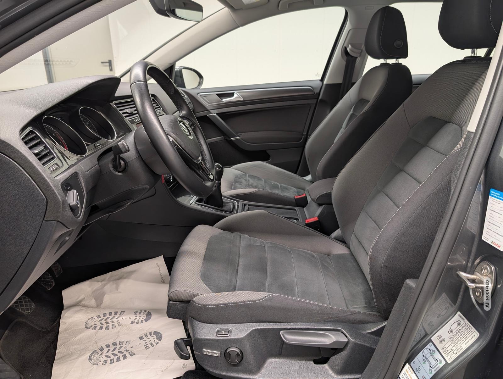 Volkswagen Golf VII LED/Massage/SHZ/PDC/ACC/17-LM