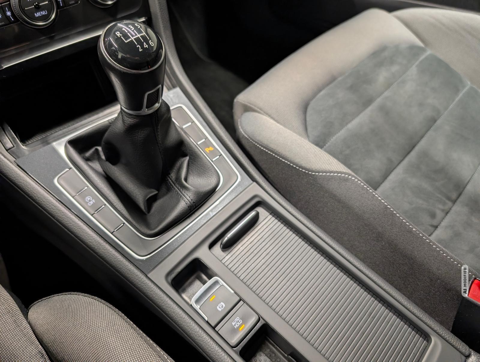 Volkswagen Golf VII LED/Massage/SHZ/PDC/ACC/17-LM