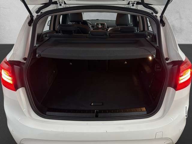 BMW 218 d Active Tourer NAVI LED PDC Sitzheizung AHK