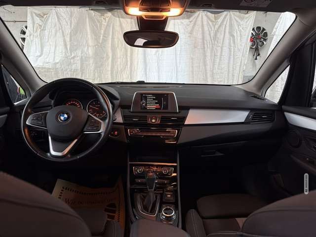 BMW 218 d Active Tourer NAVI LED PDC Sitzheizung AHK
