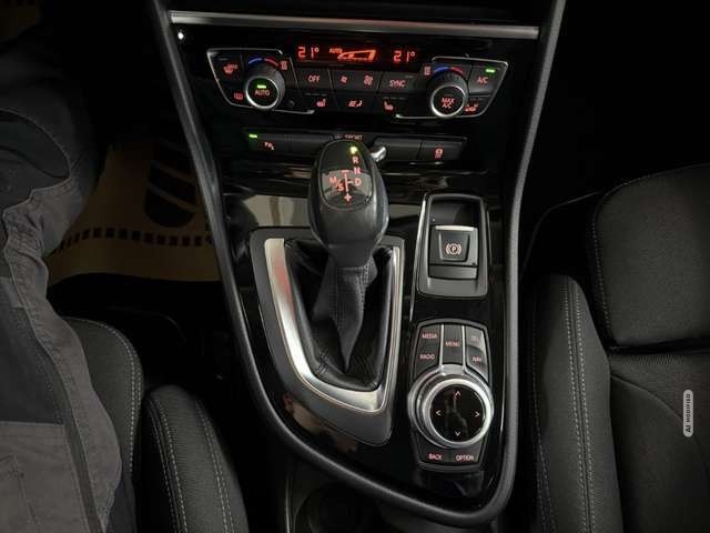 BMW 218 d Active Tourer NAVI LED PDC Sitzheizung AHK