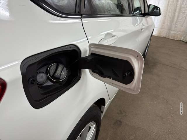 BMW 218 d Active Tourer NAVI LED PDC Sitzheizung AHK