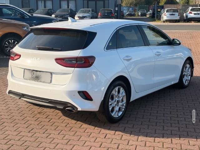 Kia cee'd / Ceed 1.5 Voll LED Kamera APP SitzHZG Klimaautomatik beh