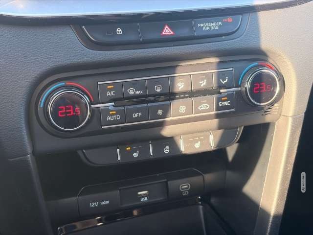 Kia cee'd / Ceed 1.5 Voll LED Kamera APP SitzHZG Klimaautomatik beh