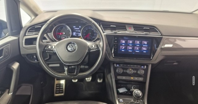 Volkswagen Touran 1.6TDI IQ.DRIVE Navi LED Park Assist