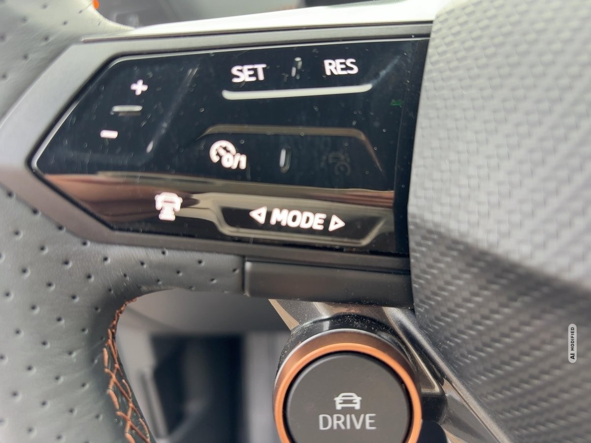 Cupra Born 170 kW ACC,LED,Navi,SHZ,Winterp.,PDC