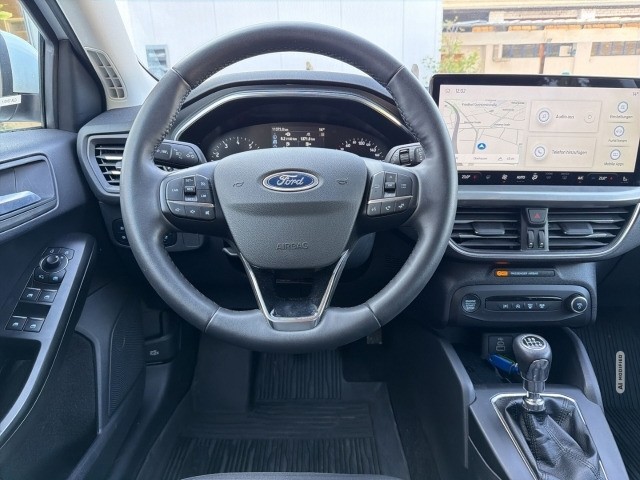 Ford Focus 1.0 EcoBoost Titanium Design +LED+PDC+RFK+NAVI+SZH+KEYFREE+