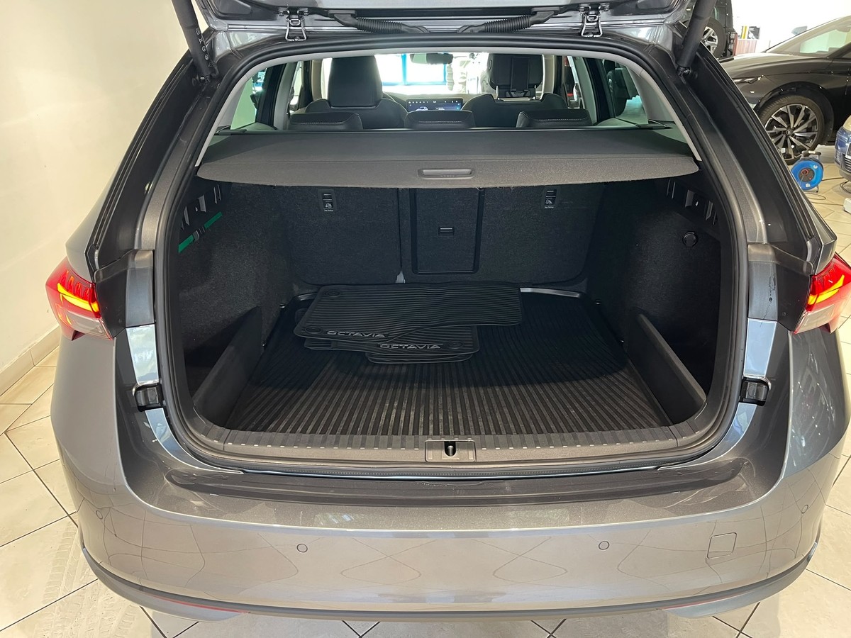 Skoda Octavia Combi 1.5TSI DSG ACC NAVI Winterpaket
