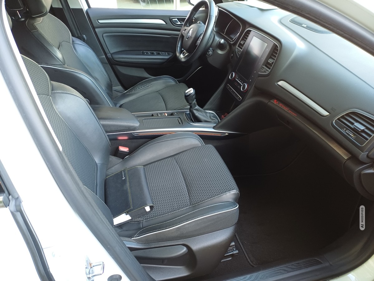 Renault Megane IV 1.5 BLUE dCi 115 BOSE-EDITION KLIMA NAVI-PAKET FAM