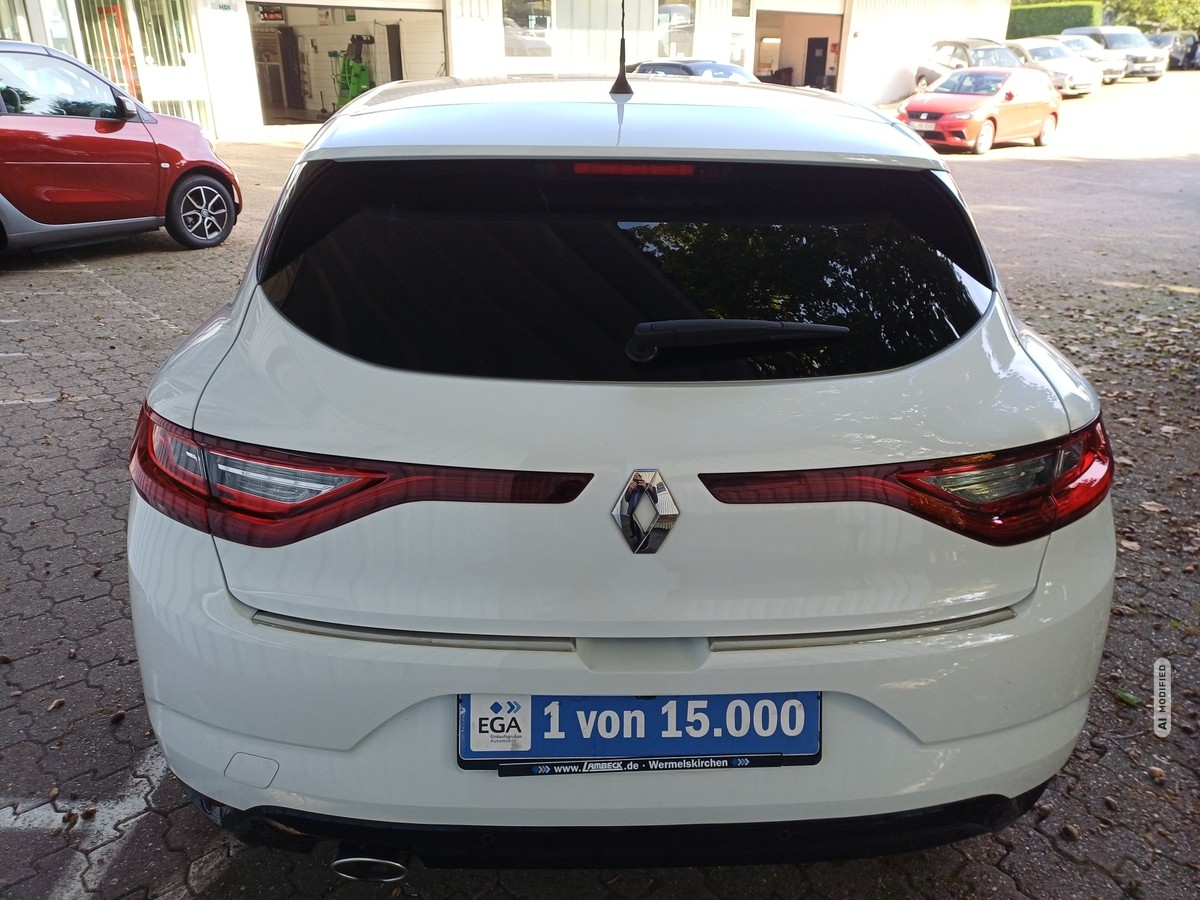Renault Megane IV 1.5 BLUE dCi 115 BOSE-EDITION KLIMA NAVI-PAKET FAM