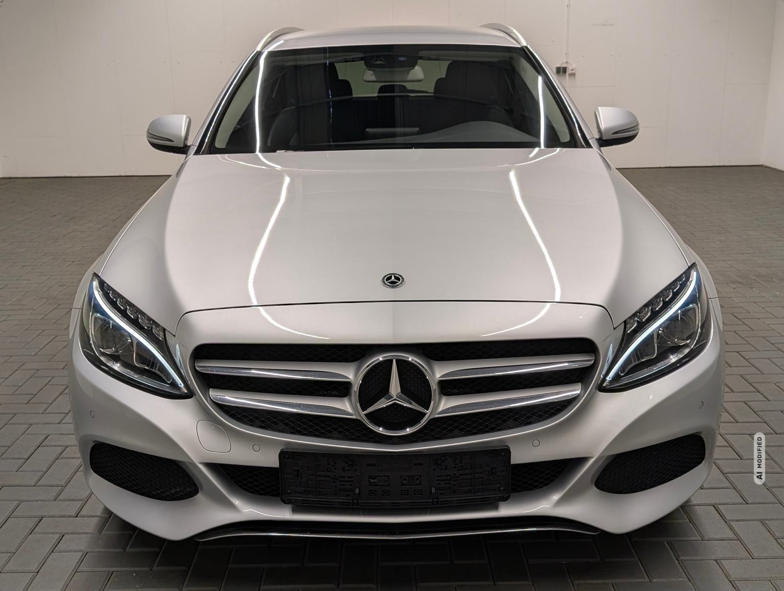 Mercedes-Benz C 180 Avantgarde LED/Navi/SHZ/el.HK/PDC/17-LM