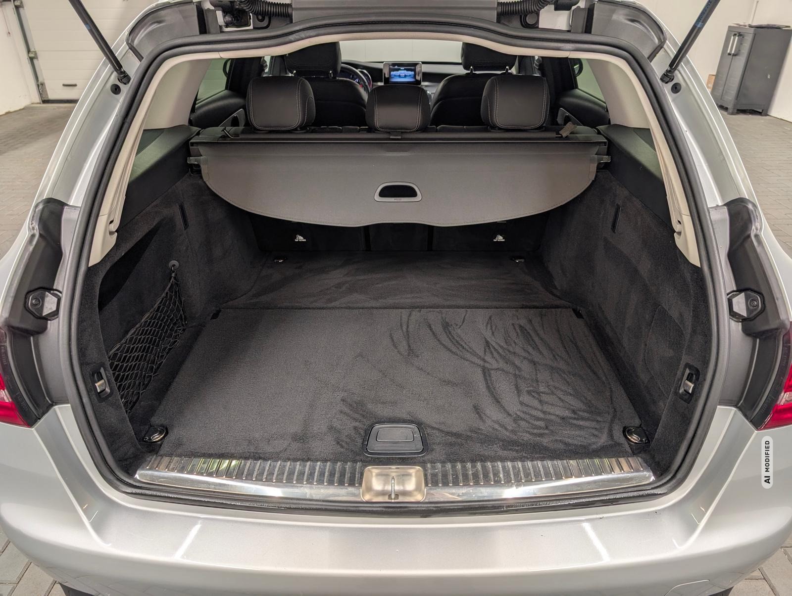 Mercedes-Benz C 180 Avantgarde LED/Navi/SHZ/el.HK/PDC/17-LM