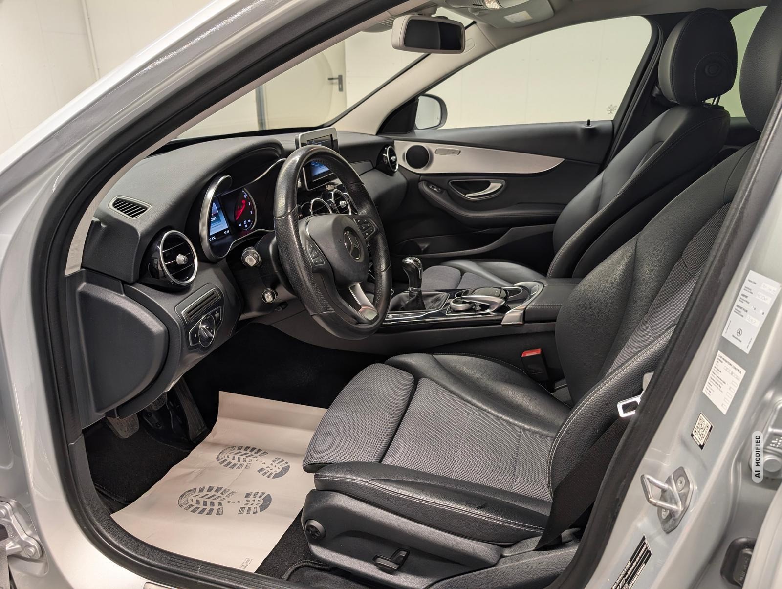 Mercedes-Benz C 180 Avantgarde LED/Navi/SHZ/el.HK/PDC/17-LM