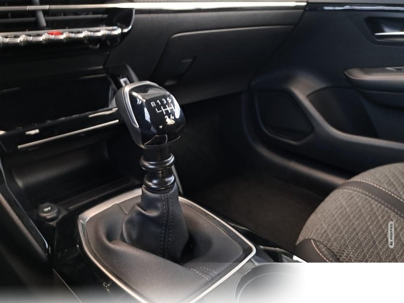 Peugeot 208 1.2 PureTech 100 Allure LED DAB LM