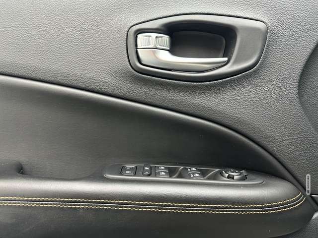 Jeep Compass Limited FWD 