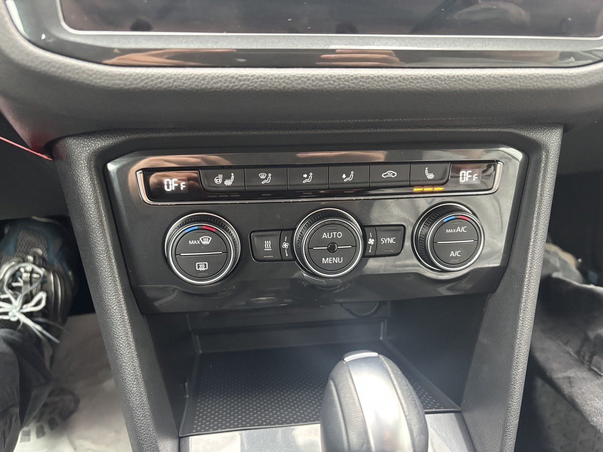 Volkswagen Tiguan 2.0 TSI Allrad*Standheizung*AHK*App-Connect*Winterpak