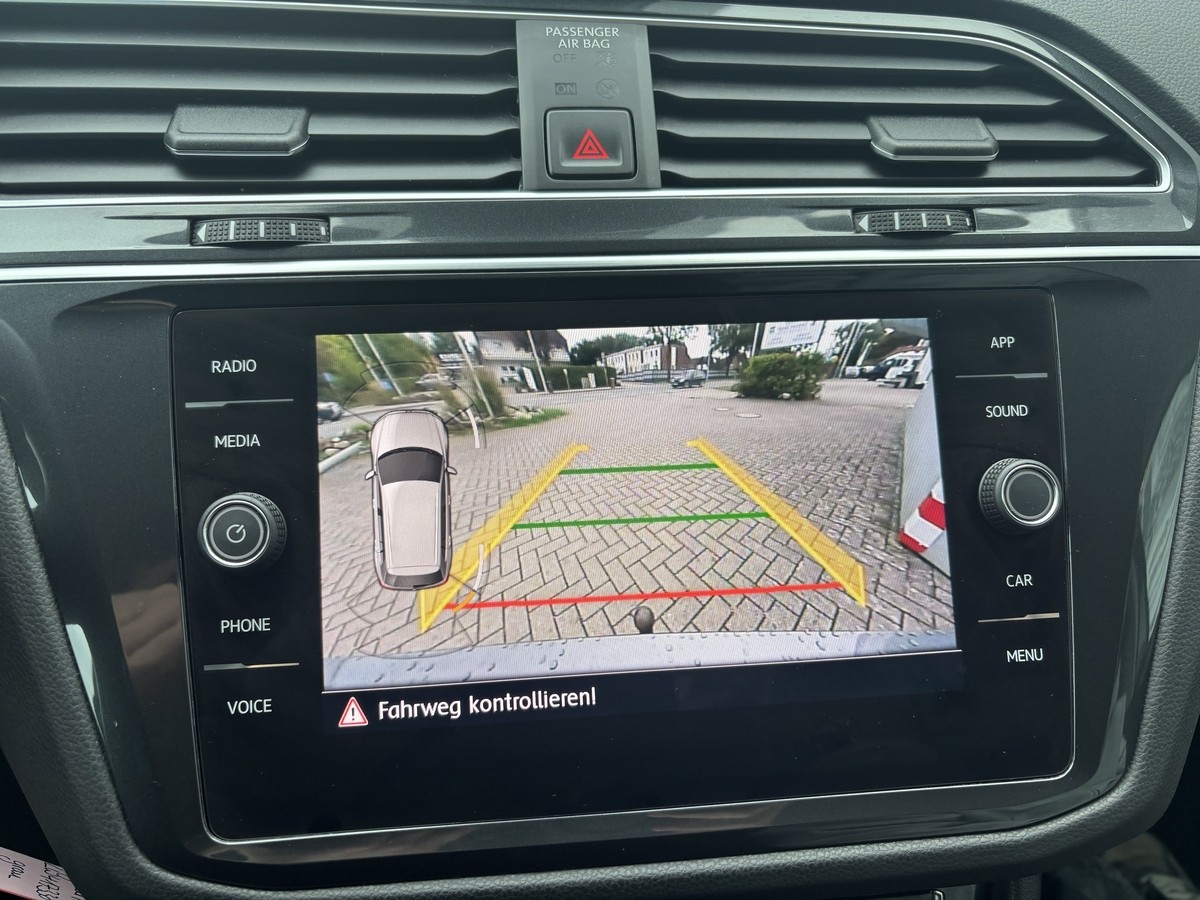 Volkswagen Tiguan 2.0 TSI Allrad*Standheizung*AHK*App-Connect*Winterpak