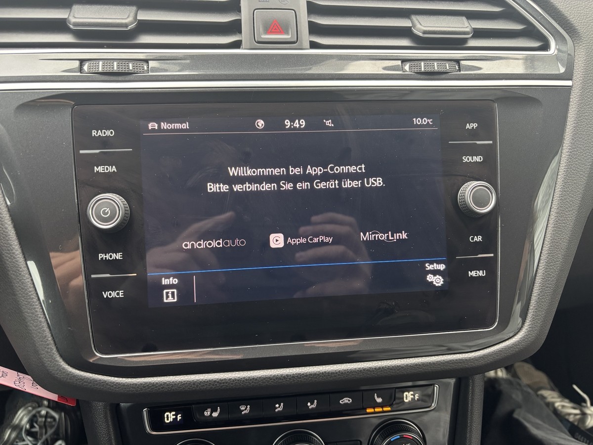 Volkswagen Tiguan 2.0 TSI Allrad*Standheizung*AHK*App-Connect*Winterpak