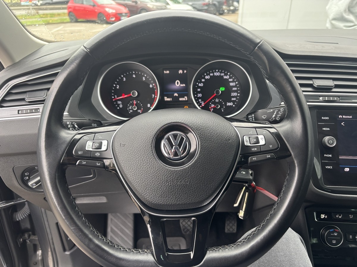 Volkswagen Tiguan 2.0 TSI Allrad*Standheizung*AHK*App-Connect*Winterpak