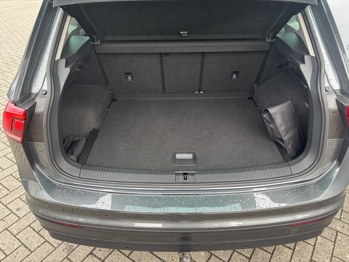 Volkswagen Tiguan 2.0 TSI Allrad*Standheizung*AHK*App-Connect*Winterpak