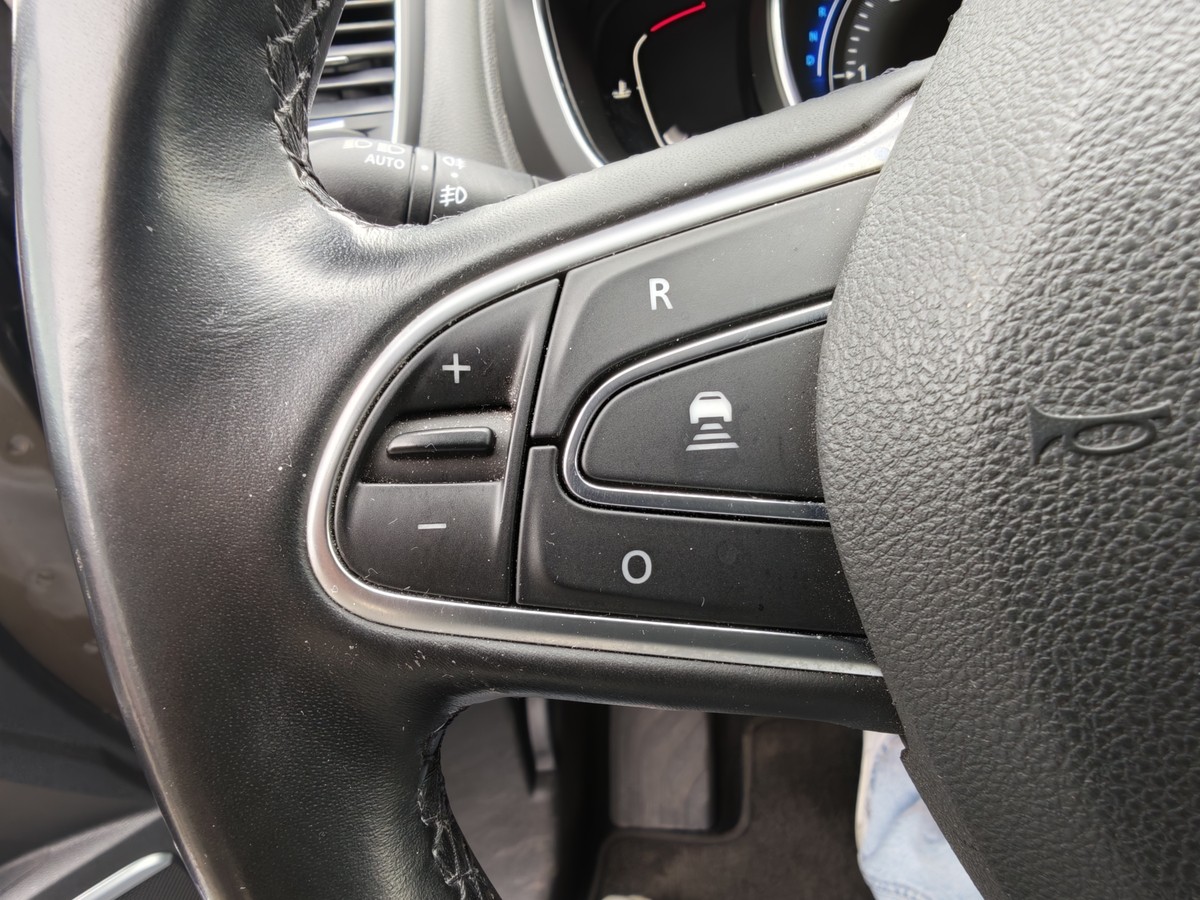 Renault Grand Scenic BOSE-Edition Navi SHZ Leder R.Kam