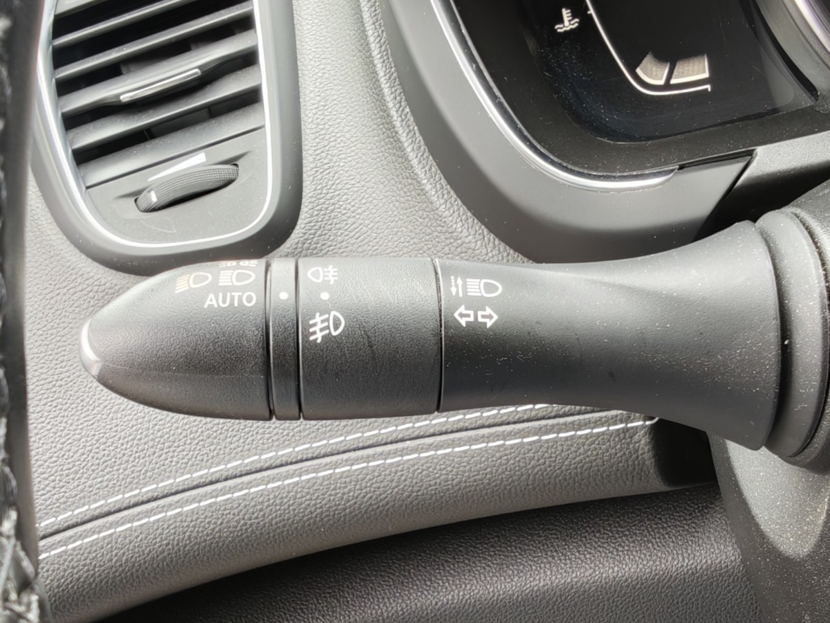 Renault Grand Scenic BOSE-Edition Navi SHZ Leder R.Kam