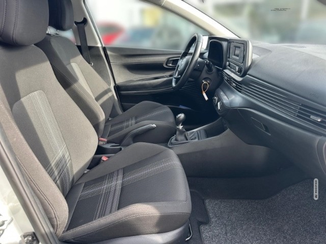Hyundai Bayon Pure 2WD Apple CarPlay Android Auto DAB Spurhalteass. Fernlichtass. Verkeh