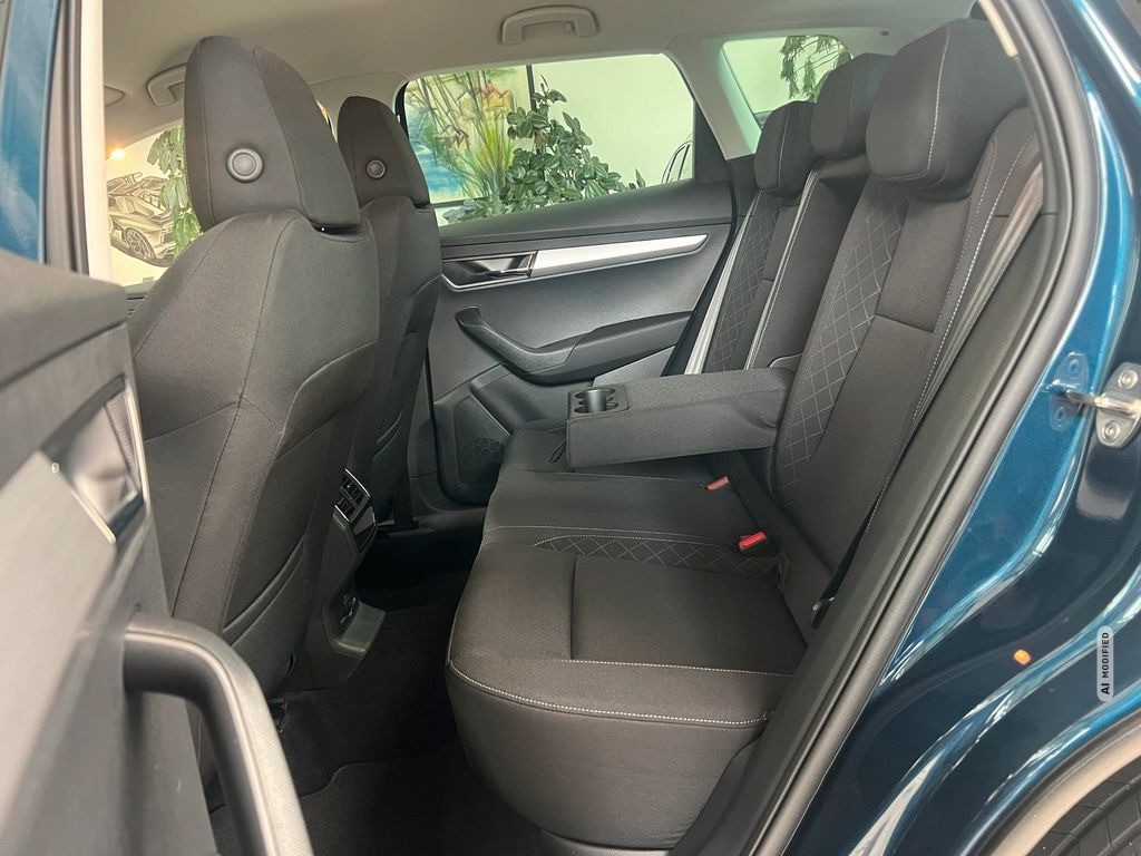 Skoda Karoq Drive 1,5 TSI DSG*AHK*NAVI*ACC*CARPLAY*