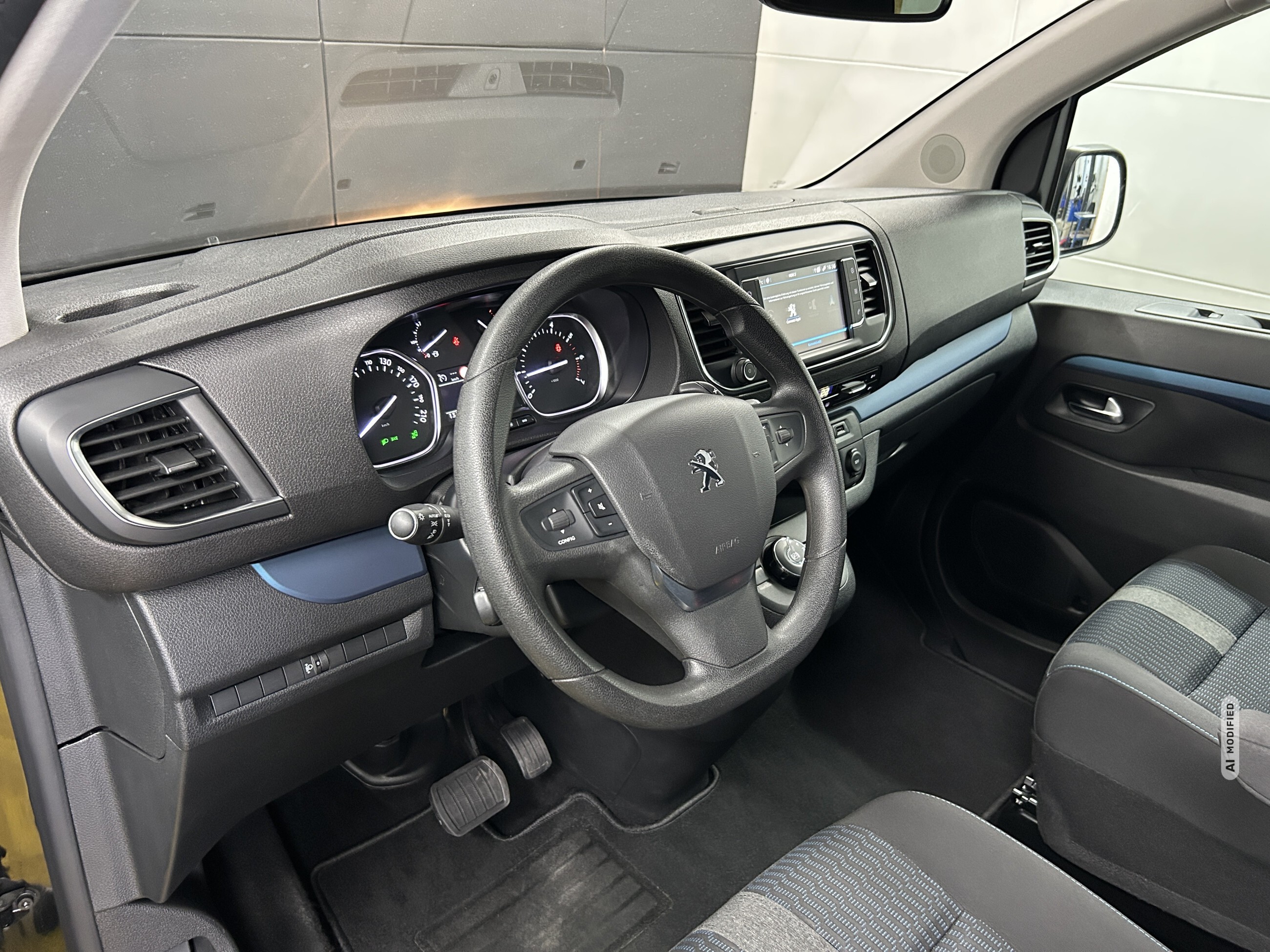 Peugeot Traveller Active L2+AHK+180*+Navi+CarPlay+Sitzhz