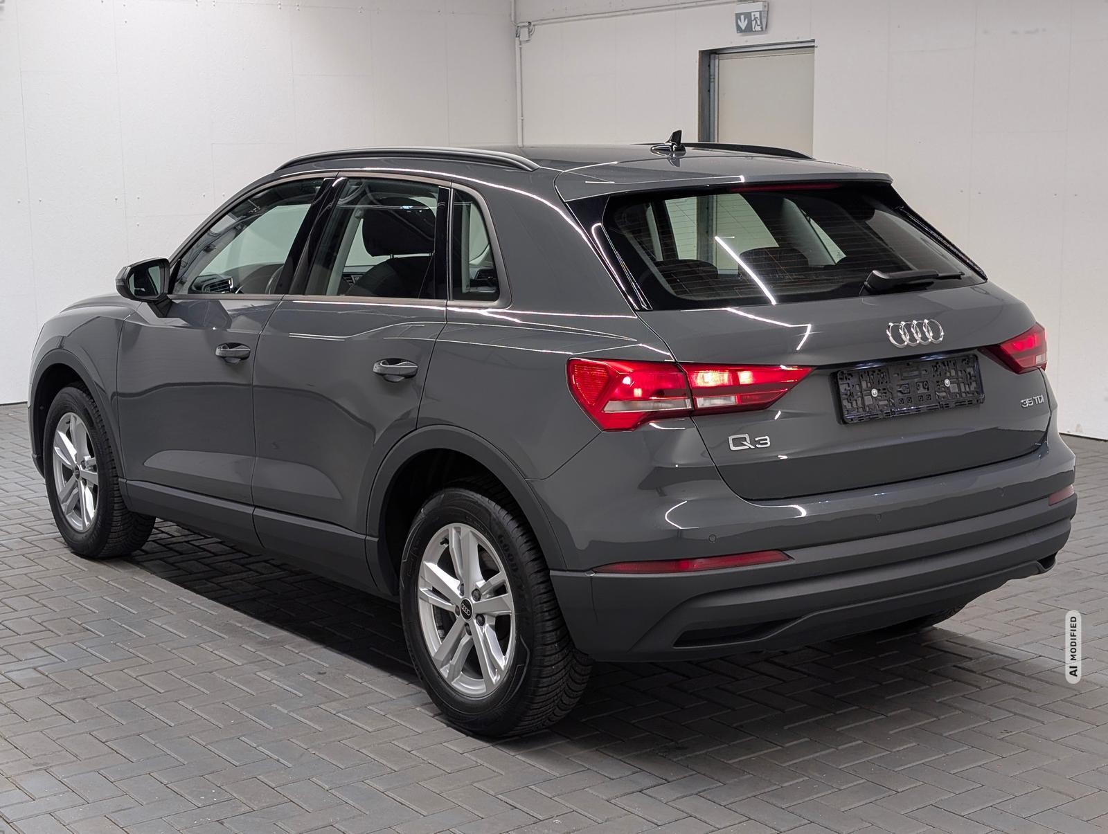 Audi Q3 Q3 LED/Navi/AHK/el.Heck/SHZ/Tempomat/17-LM
