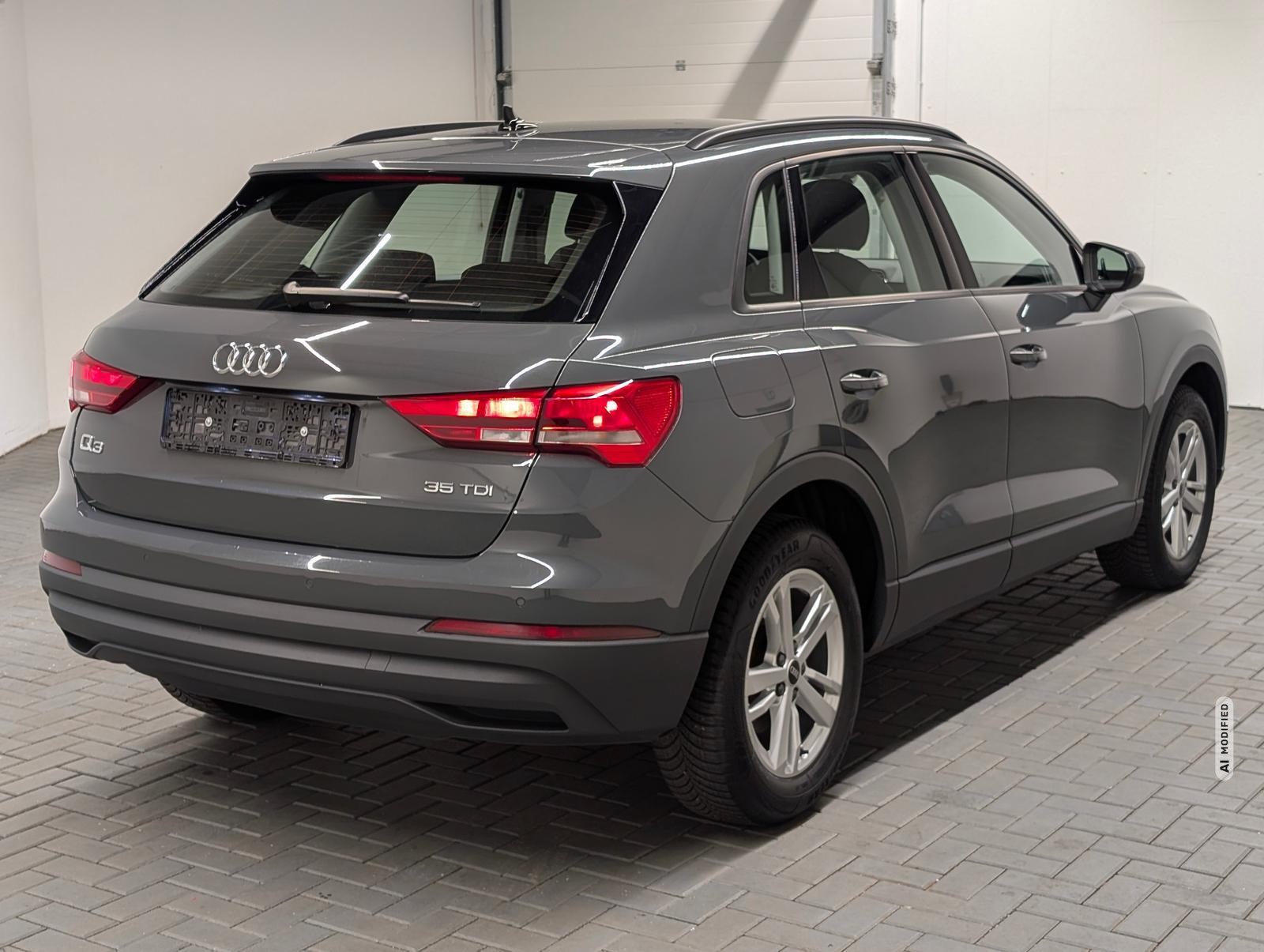 Audi Q3 Q3 LED/Navi/AHK/el.Heck/SHZ/Tempomat/17-LM