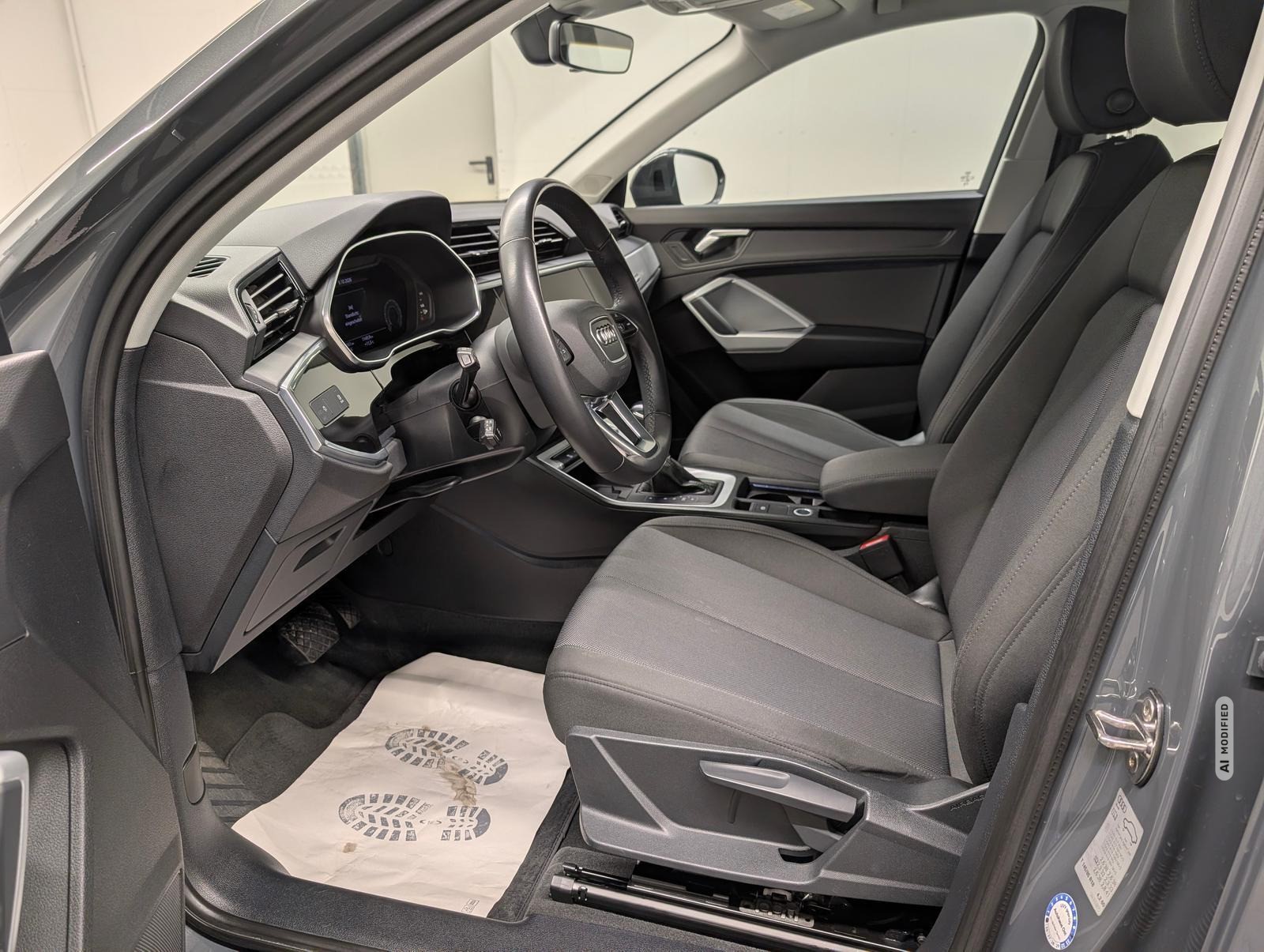 Audi Q3 Q3 LED/Navi/AHK/el.Heck/SHZ/Tempomat/17-LM