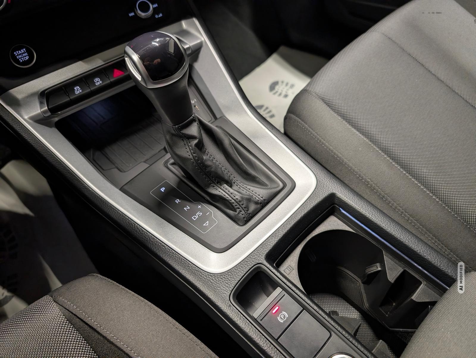 Audi Q3 Q3 LED/Navi/AHK/el.Heck/SHZ/Tempomat/17-LM