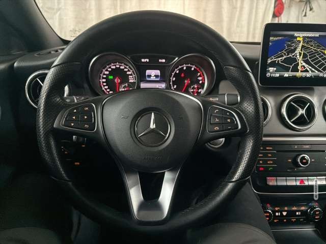 Mercedes-Benz CLA 180 Urban NAVI Kamera Park-Assistent Keyless