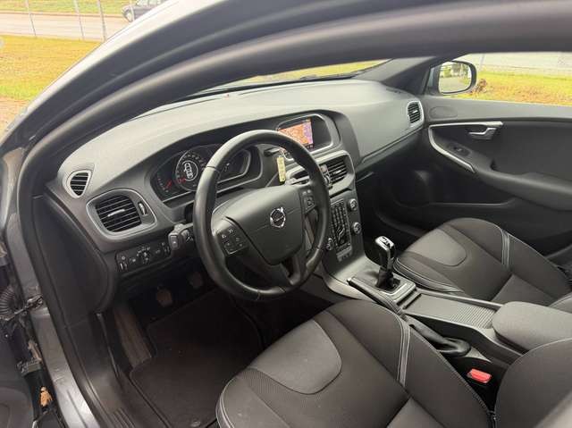 Volvo V40 Kinetic AHK, Temp, Klima, Keless, Rückcam,