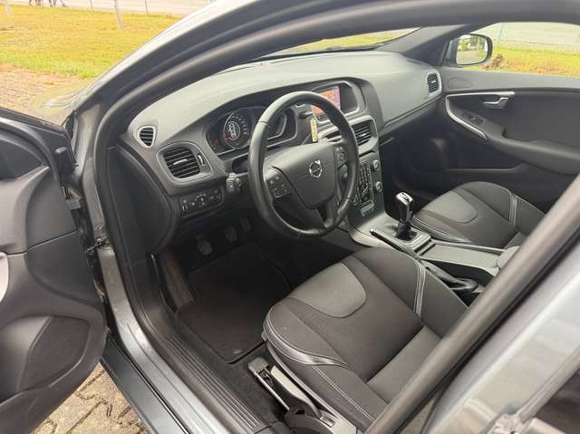 Volvo V40 Kinetic AHK, Temp, Klima, Keless, Rückcam,